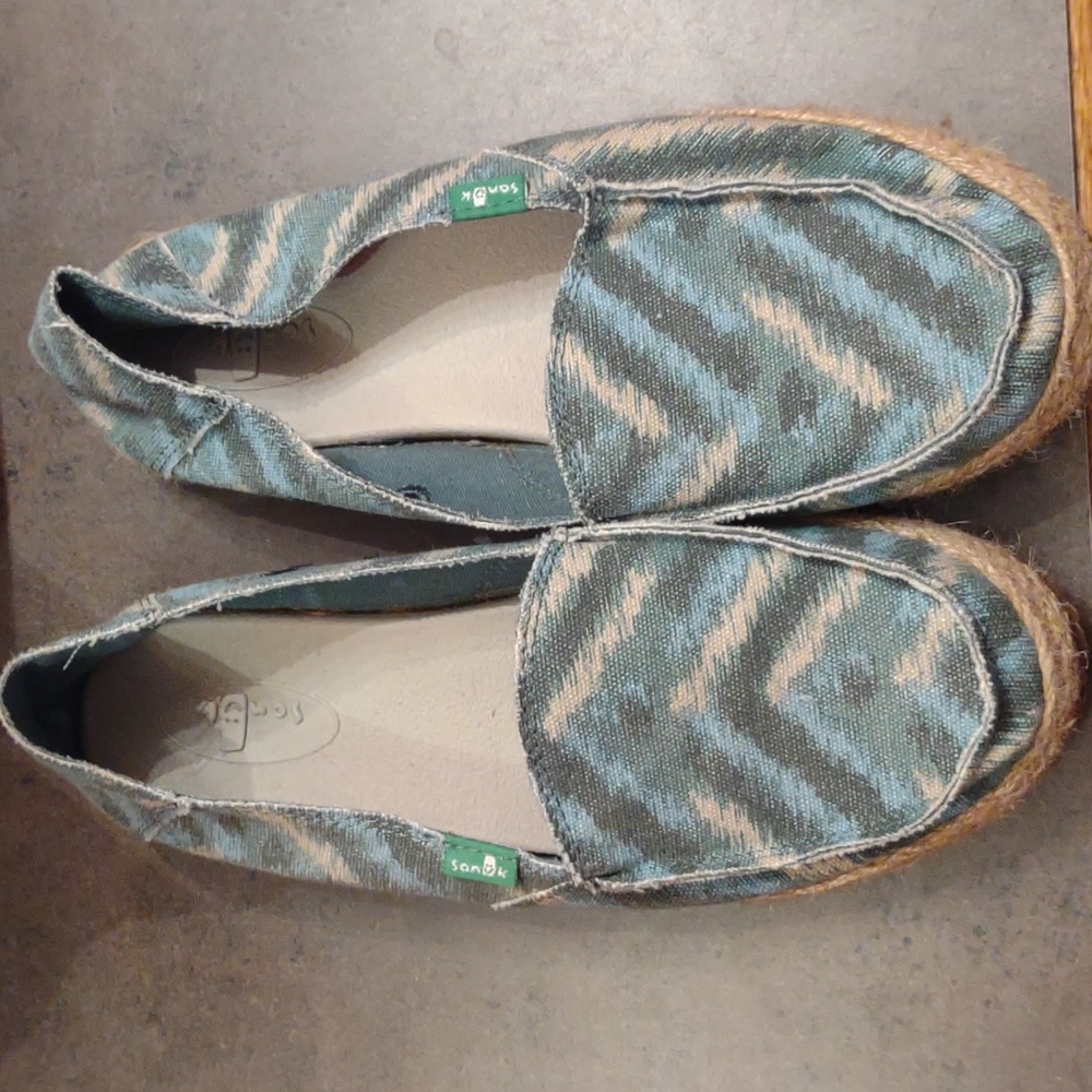 Sanuks